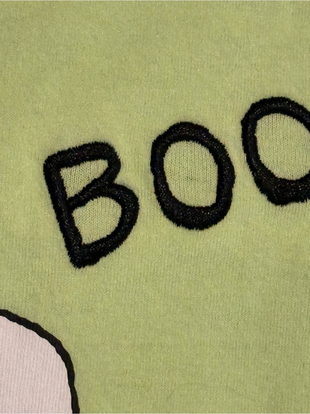 Size XL Peanuts Lime Green Snoopy Embroidered 'BOO!' Graphic Tee NEW - Picture 3 of 5